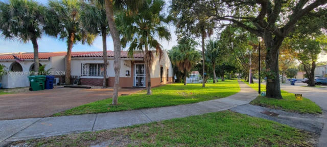 6930 HOLLY RD, MIAMI LAKES, FL 33014, photo 2 of 23