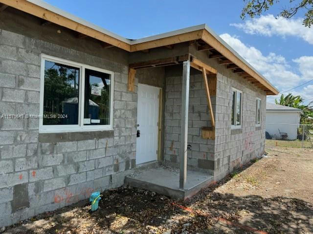 605 SW 11TH AVE, HOMESTEAD, FL 33030, photo 1 of 7