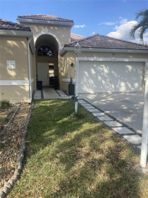 289 NW 116TH LN, CORAL SPRINGS, FL 33071, photo 4 of 45