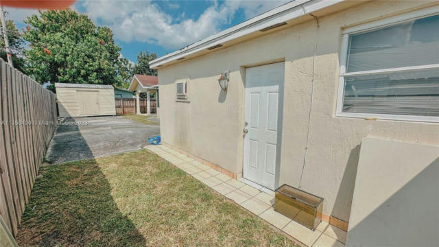 6851 TAYLOR ST, HOLLYWOOD, FL 33024, photo 4 of 17
