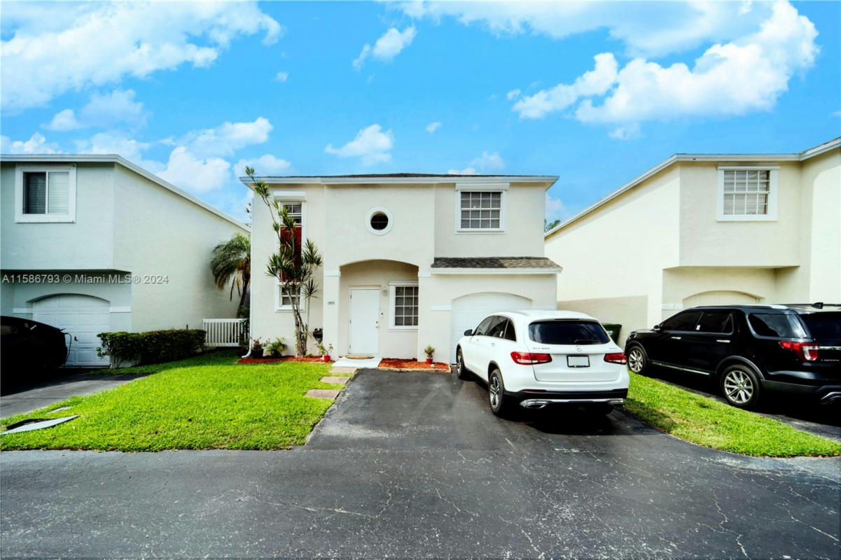 11833 NW 13TH ST, PEMBROKE PINES, FL 33026, photo 1 of 34