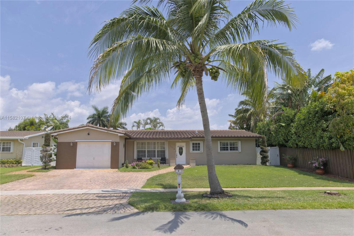 9401 NW 3RD ST, PEMBROKE PINES, FL 33024, photo 1 of 26