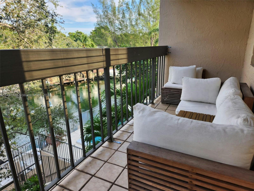 5201 ORDUNA DR APT 14, CORAL GABLES, FL 33146, photo 1 of 37