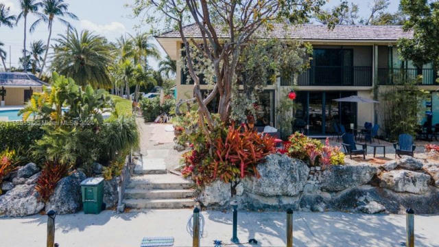 96000 OVERSEAS HWY APT A9, KEY LARGO, FL 33037, photo 2 of 33