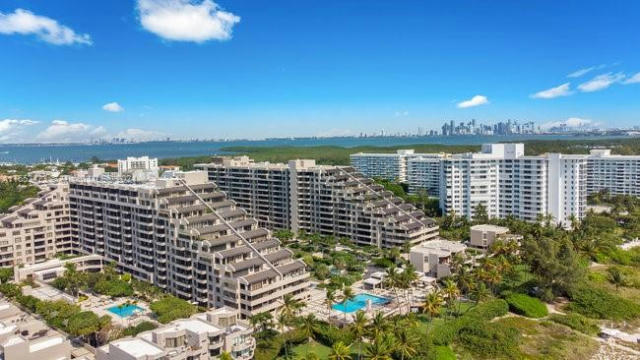 201 CRANDON BLVD APT 322, KEY BISCAYNE, FL 33149 - Image 1