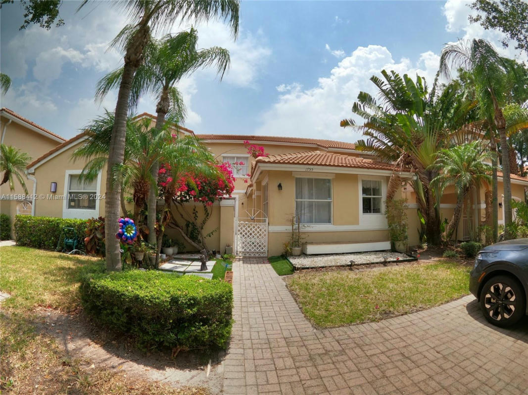 1755 SEAGRAPE WAY # 1755, HOLLYWOOD, FL 33019, photo 1 of 28