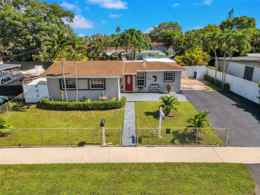 7884 NW 175TH ST, HIALEAH, FL 33015, photo 2 of 32