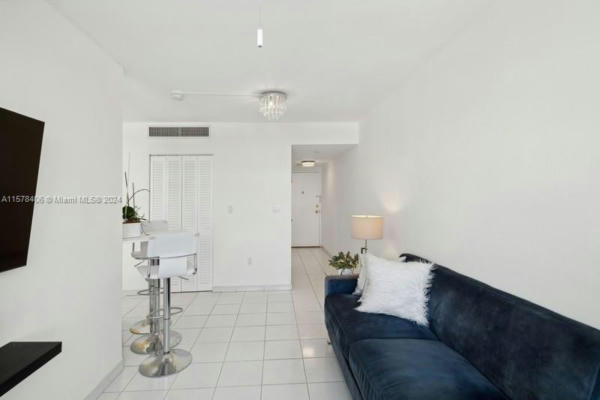 2899 COLLINS AVE APT 1042, MIAMI BEACH, FL 33140, photo 4 of 29