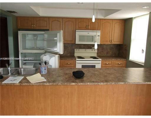 16220 NW 2ND AVE APT 510, MIAMI, FL 33169, photo 2 of 4